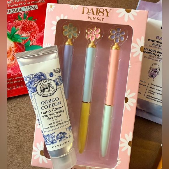Her Time Bundle 5 Piece Set Pens Masks and Hand Cream Gift and Stocking Stuffers - Picture 3 of 5